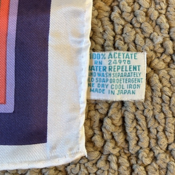 Geometric Pattern Scarf - Picture 2 of 4